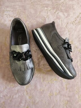 SOFTWAVES | Dark Grey with Black Chain